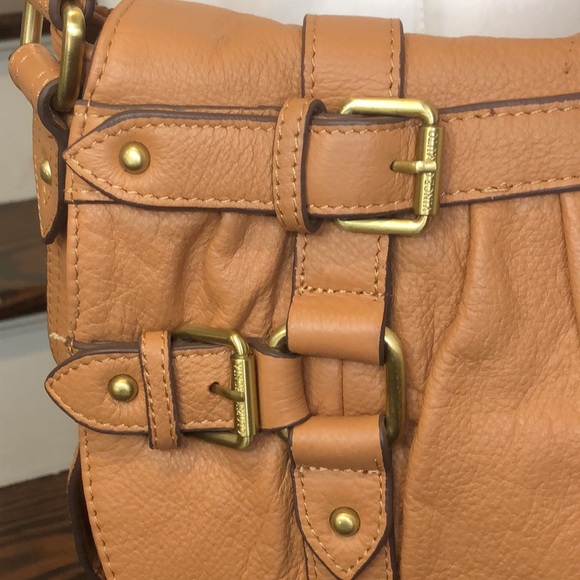 VINCE CAMUTO Tumbled Brown Leather Messenger Strappy Tote Crossbody Shoulder Bag - Picture 3 of 17